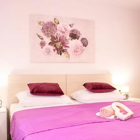 Appartement Julia's Beautiful For 6 With Parking