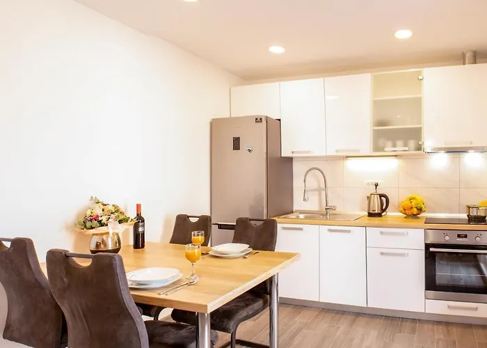 Appartement Julia's Beautiful For 6 With Parking *