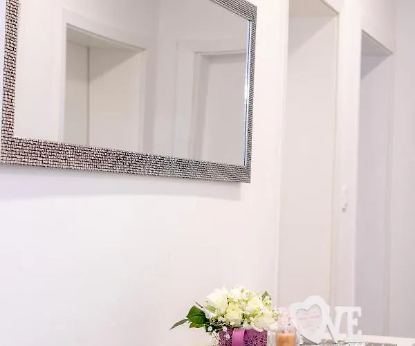 Julia's Beautiful For 6 With Parking