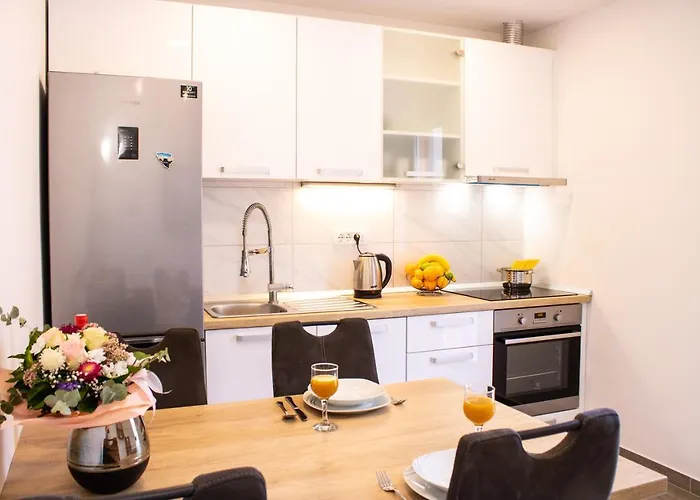 Appartement Julia's Beautiful For 6 With Parking *