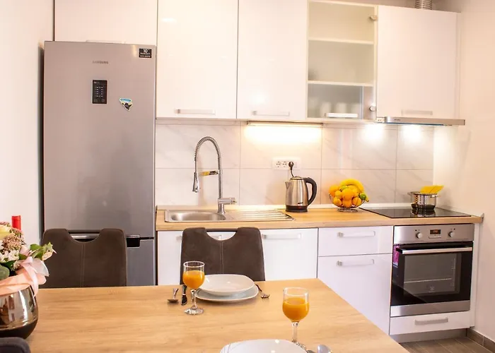 Julia's Beautiful For 6 With Parking Appartement