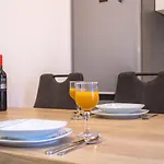 Julia's Beautiful For 6 With Parking * سبليت
