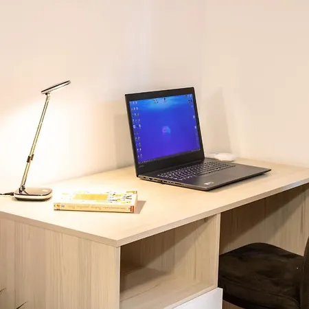 Apartamento Julia's Beautiful For 6 With Parking