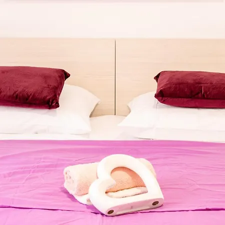 Julia's Beautiful For 6 With Parking Apartamento