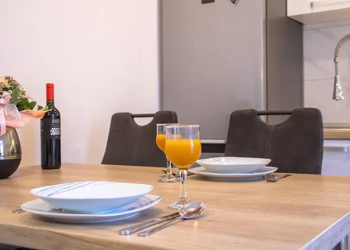 Julia's Beautiful For 6 With Parking * Split