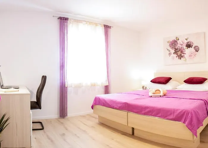 Julia's Beautiful For 6 With Parking Apartamento