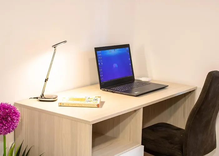 Apartamento Julia's Beautiful For 6 With Parking