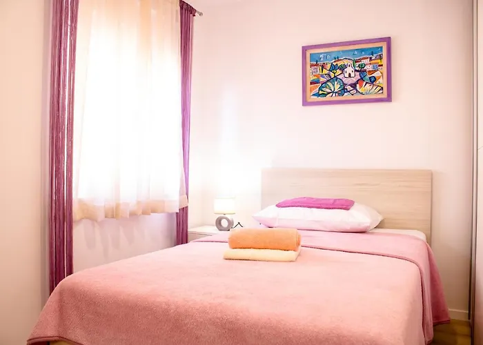 Julia's Beautiful For 6 With Parking Apartamento Split