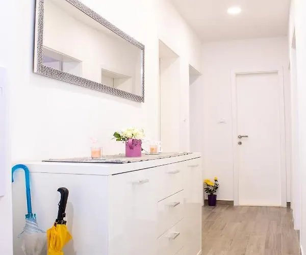 Julia's Beautiful For 6 With Parking Apartamento *